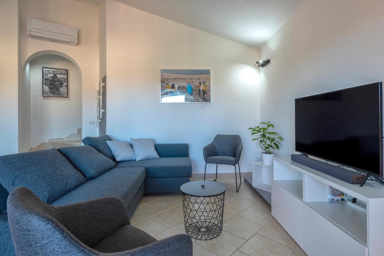 House Of Lens Apartment Golfo Aranci Exterior photo